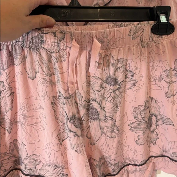 Victoria's Secret Pink Floral Pajama Set - Picture 3 of 8